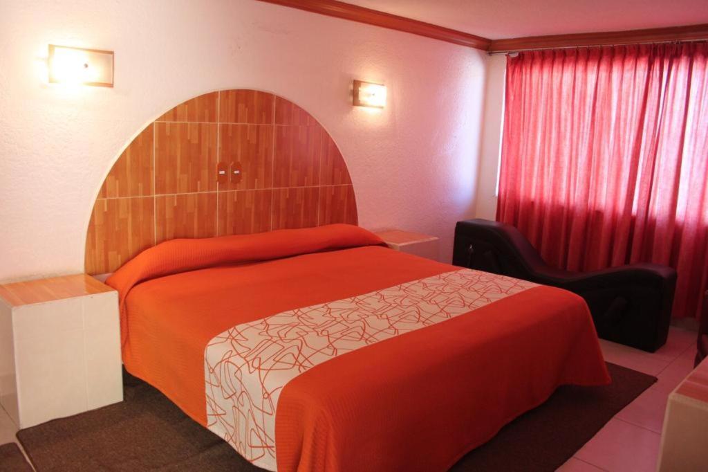 Hotel Plaza Sahagun Ciudad Sahagun Екстериор снимка